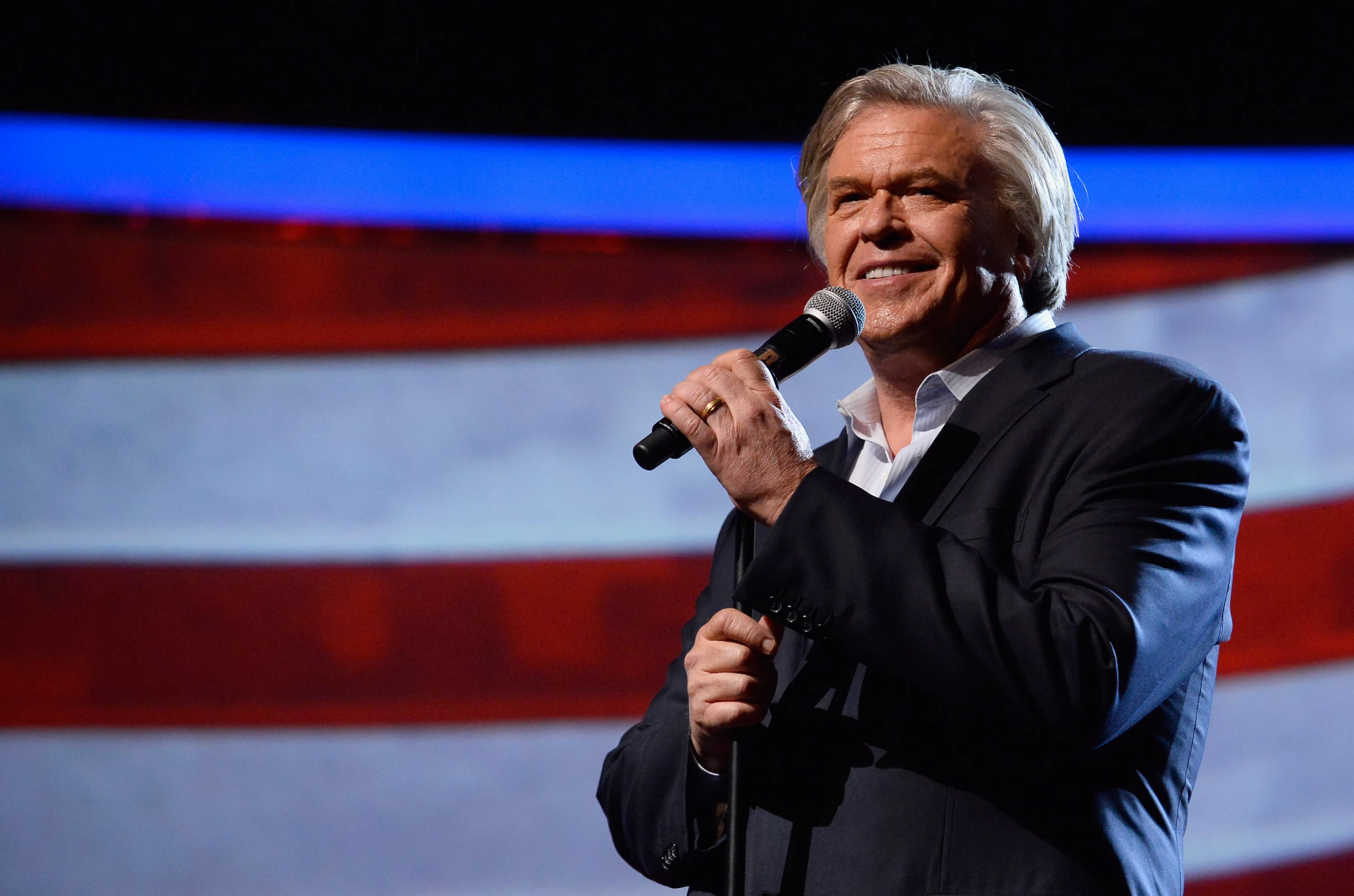 Ron White Tapes His Annual Comedy Salute To The Troops To Air On CMT Later This Year